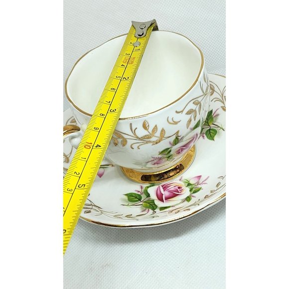 Vintage Queen Anne Floral Bone China England Teacup & Saucer - 112 Gold Trim - Picture 13 of 14